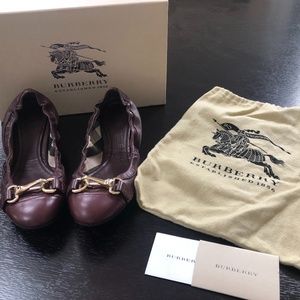 Burberry Burgundy flats